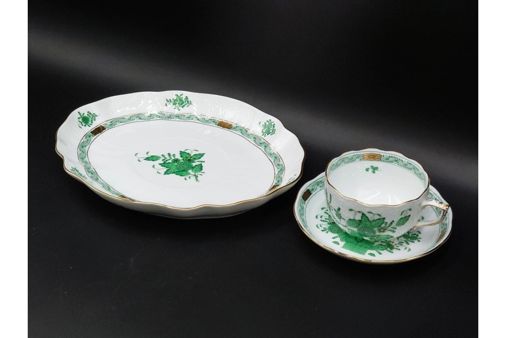 ハンガリー製　HEREND(ヘレンド)　ティーカップ&ソーサー(インドの華)・オーバルディッシュ(アポニー・グリーン)のセット　定価(2点合計)約9万4千円　(R-087295)