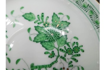 ハンガリー製　HEREND(ヘレンド)　ティーカップ&ソーサー(インドの華)・オーバルディッシュ(アポニー・グリーン)のセット　定価(2点合計)約9万4千円　(R-087295)