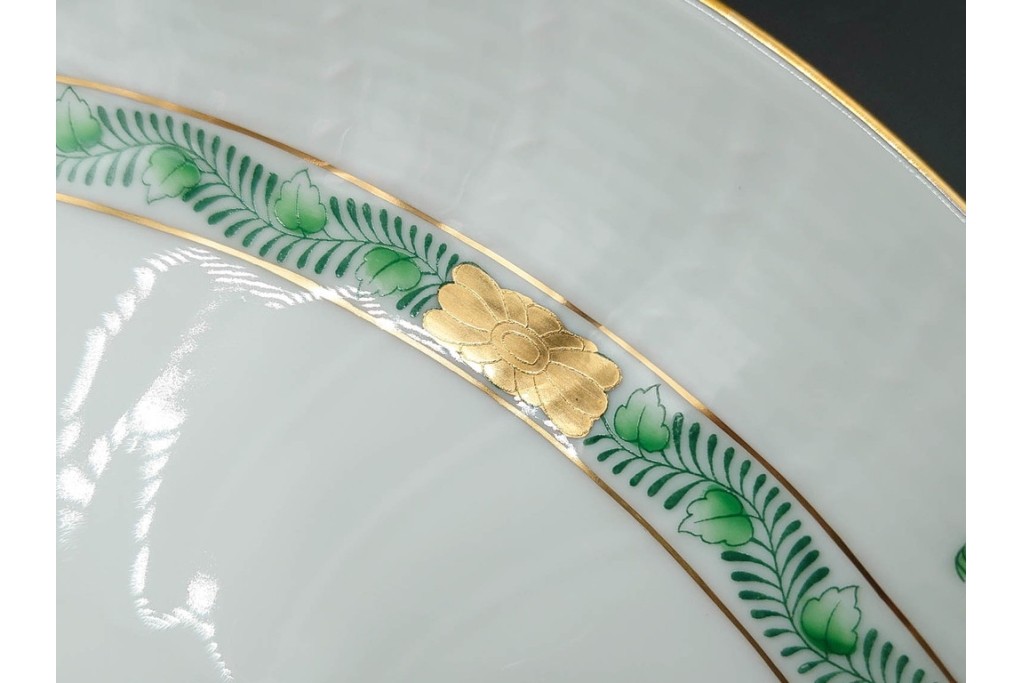 ハンガリー製　HEREND(ヘレンド)　ティーカップ&ソーサー(インドの華)・オーバルディッシュ(アポニー・グリーン)のセット　定価(2点合計)約9万4千円　(R-087295)