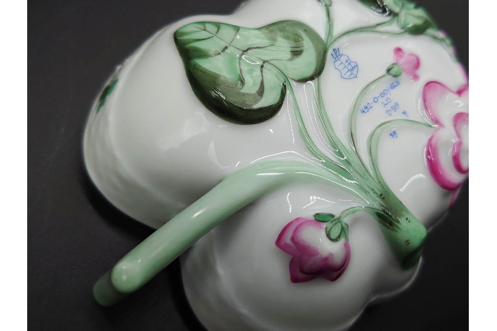 ハンガリー製　HEREND(ヘレンド)　ウィーンの薔薇　カップ&ソーサー3客・クリーマー・オープンシュガーのセット　(R-087297)