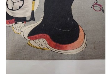 真作　明治期　楊洲周延　「千代田之大奥 おたち退」　勇ましい奥女中の姿が印象的な木版画の浮世絵　3枚続　(R-087305)