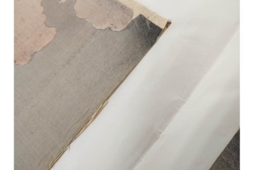 真作　明治期　楊洲周延　「千代田之大奥 おたち退」　勇ましい奥女中の姿が印象的な木版画の浮世絵　3枚続　(R-087305)