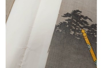 真作　明治期　楊洲周延　「千代田之大奥 おたち退」　勇ましい奥女中の姿が印象的な木版画の浮世絵　3枚続　(R-087305)