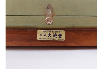 真作　大歳敏秋　油彩　忠臣蔵?　凛とした表情が印象的な絵画　外箱付き　(R-087313)