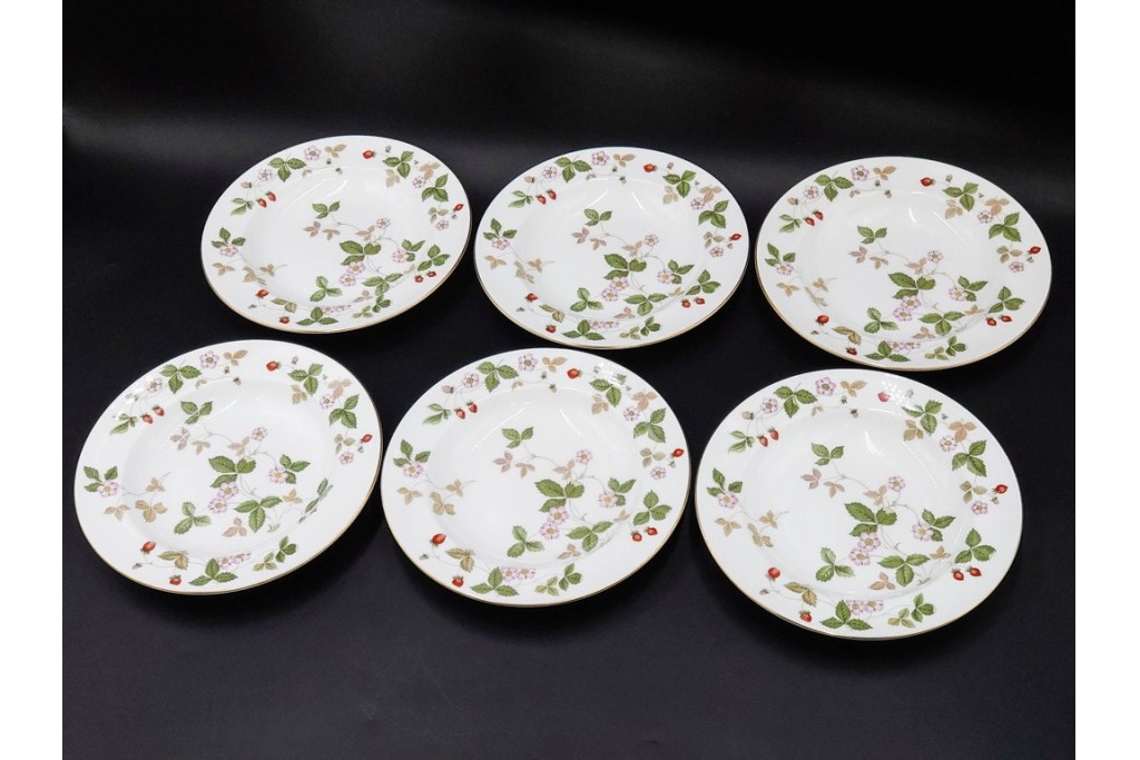 イギリス　WEDGWOOD(ウェッジウッド)　直径約23cm　ワイルドストロベリーシリーズのプレート6枚セット　(R-087318)