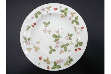 イギリス　WEDGWOOD(ウェッジウッド)　直径約23cm　ワイルドストロベリーシリーズのプレート6枚セット　(R-087318)