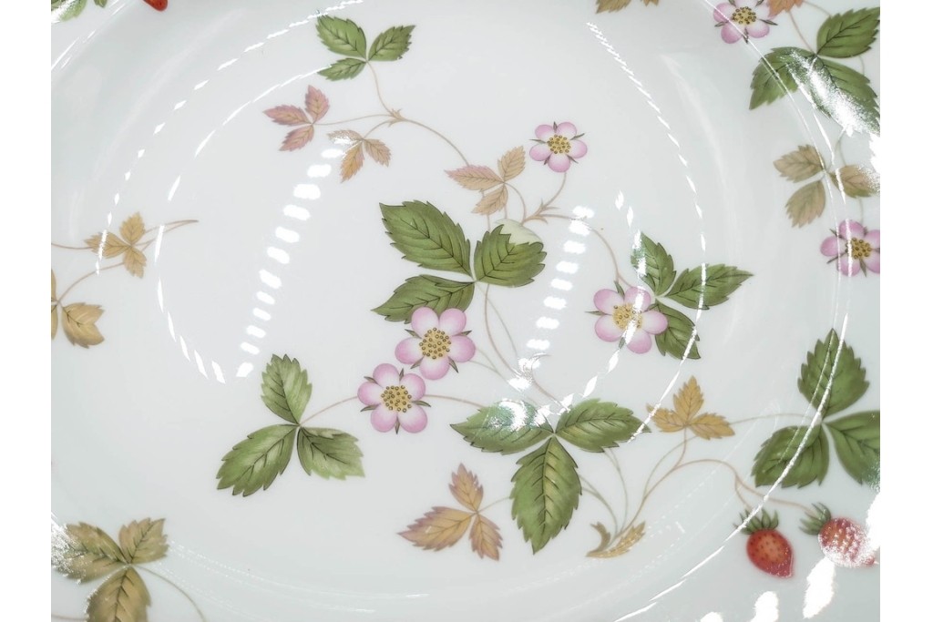 イギリス　WEDGWOOD(ウェッジウッド)　直径約23cm　ワイルドストロベリーシリーズのプレート6枚セット　(R-087318)