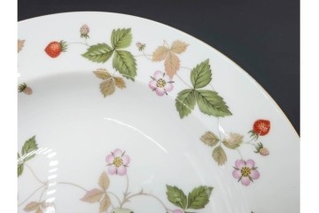 イギリス　WEDGWOOD(ウェッジウッド)　直径約23cm　ワイルドストロベリーシリーズのプレート6枚セット　(R-087318)
