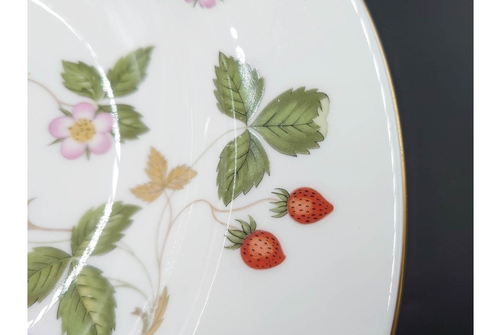 イギリス　WEDGWOOD(ウェッジウッド)　直径約23cm　ワイルドストロベリーシリーズのプレート6枚セット　(R-087318)