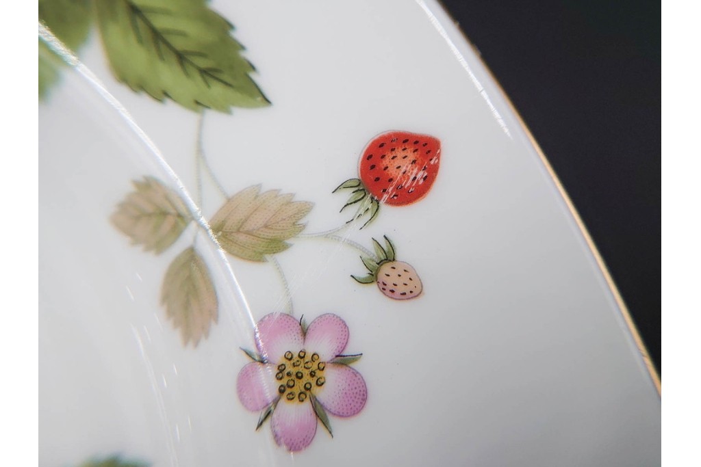 イギリス　WEDGWOOD(ウェッジウッド)　直径約23cm　ワイルドストロベリーシリーズのプレート6枚セット　(R-087318)