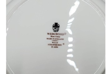 イギリス　WEDGWOOD(ウェッジウッド)　直径約23cm　ワイルドストロベリーシリーズのプレート6枚セット　(R-087318)