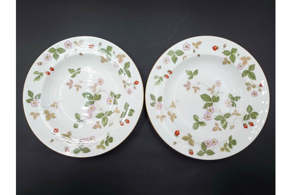 イギリス　WEDGWOOD(ウェッジウッド)　直径約23cm　ワイルドストロベリーシリーズのプレート6枚セット　(R-087318)