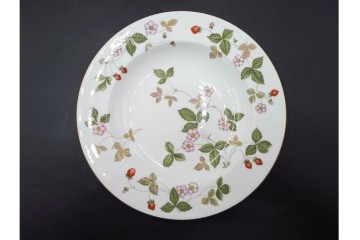 イギリス　WEDGWOOD(ウェッジウッド)　直径約23cm　ワイルドストロベリーシリーズのプレート6枚セット　(R-087318)