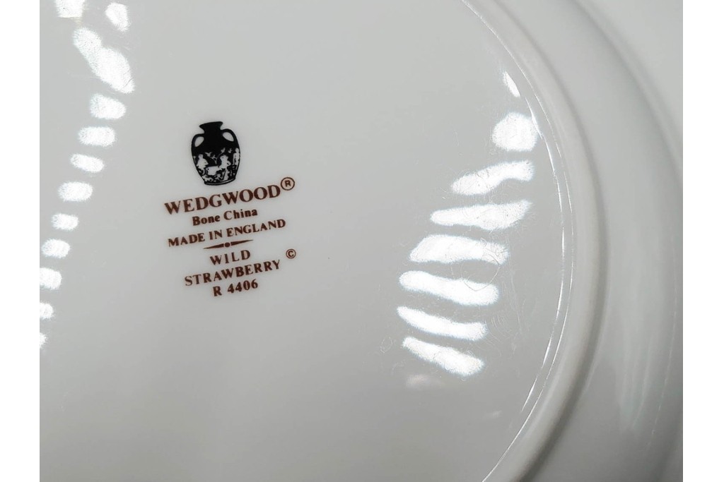 イギリス　WEDGWOOD(ウェッジウッド)　直径約23cm　ワイルドストロベリーシリーズのプレート6枚セット　(R-087318)