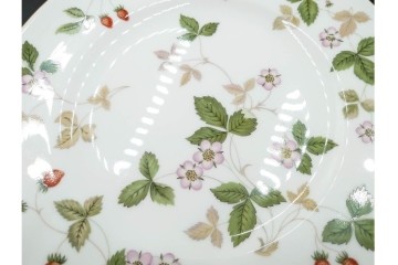 イギリス　WEDGWOOD(ウェッジウッド)　直径約21cm　ワイルドストロベリーシリーズのプレート6枚セット　(R-087319)