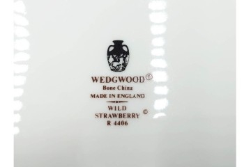 イギリス　WEDGWOOD(ウェッジウッド)　直径約21cm　ワイルドストロベリーシリーズのプレート6枚セット　(R-087319)