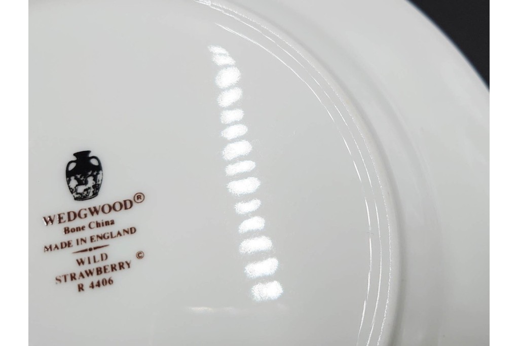 イギリス　WEDGWOOD(ウェッジウッド)　直径約21cm　ワイルドストロベリーシリーズのプレート6枚セット　(R-087319)