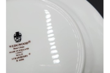 イギリス　WEDGWOOD(ウェッジウッド)　直径約21cm　ワイルドストロベリーシリーズのプレート6枚セット　(R-087319)