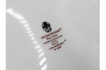 イギリス　WEDGWOOD(ウェッジウッド)　直径約21cm　ワイルドストロベリーシリーズのプレート6枚セット　(R-087319)