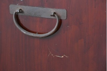 和製アンティーク　前面欅(ケヤキ)材　木目が魅力の五丁引き庄内箪笥　(R-087320)