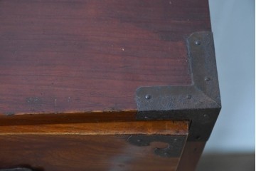 和製アンティーク　前面欅(ケヤキ)材　木目が魅力の五丁引き庄内箪笥　(R-087320)