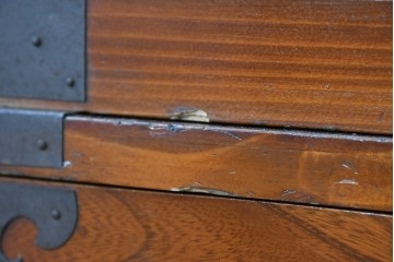 和製アンティーク　前面欅(ケヤキ)材　木目が魅力の五丁引き庄内箪笥　(R-087320)