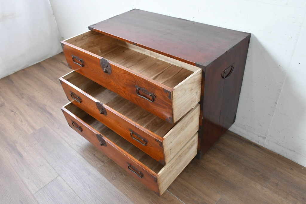 和製アンティーク　前面欅(ケヤキ)材　木目が魅力の庄内箪笥ローチェスト　(R-087321)