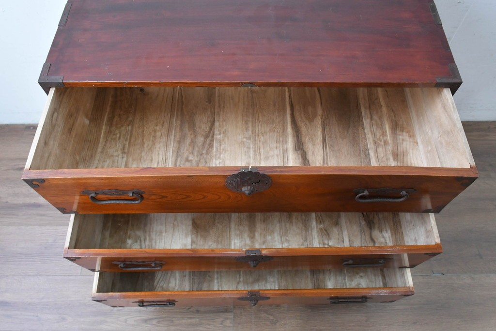 和製アンティーク　前面欅(ケヤキ)材　木目が魅力の庄内箪笥ローチェスト　(R-087321)