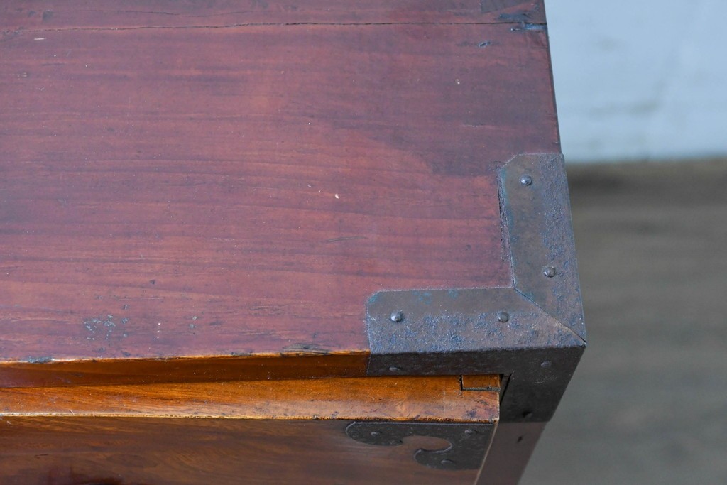 和製アンティーク　前面欅(ケヤキ)材　木目が魅力の庄内箪笥ローチェスト　(R-087321)