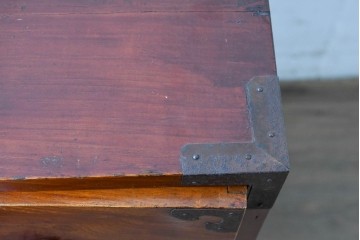 和製アンティーク　前面欅(ケヤキ)材　木目が魅力の庄内箪笥ローチェスト　(R-087321)