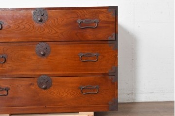 和製アンティーク　前面欅(ケヤキ)材　木目が魅力の庄内箪笥ローチェスト　(R-087321)