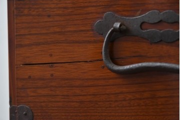 和製アンティーク　前面欅(ケヤキ)材　木目が魅力の庄内箪笥ローチェスト　(R-087321)