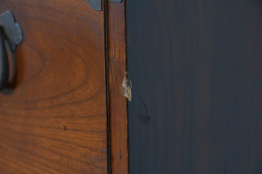 和製アンティーク　前面欅(ケヤキ)材　木目が魅力の庄内箪笥ローチェスト　(R-087321)