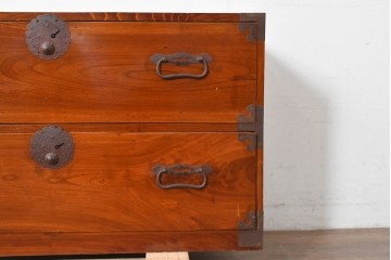 和製アンティーク　前面欅(ケヤキ)材　木目が魅力の庄内箪笥ローチェスト　(R-087322)