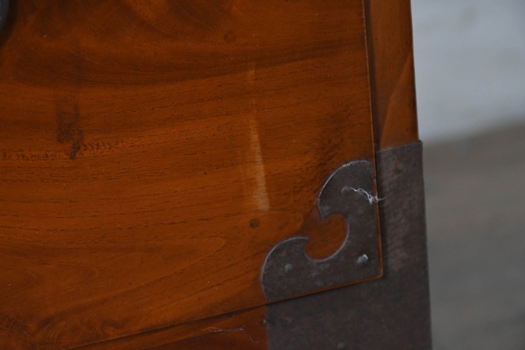 和製アンティーク　前面欅(ケヤキ)材　木目が魅力の庄内箪笥ローチェスト　(R-087322)