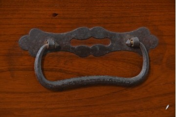 和製アンティーク　前面欅(ケヤキ)材　木目が魅力の庄内箪笥ローチェスト　(R-087322)