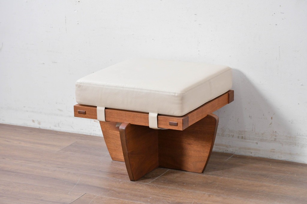 中古　桜製作所　ジョージ・ナカシマ(George Nakashima)　レザークッションのグリーンロック・オットマン　(R-087323)