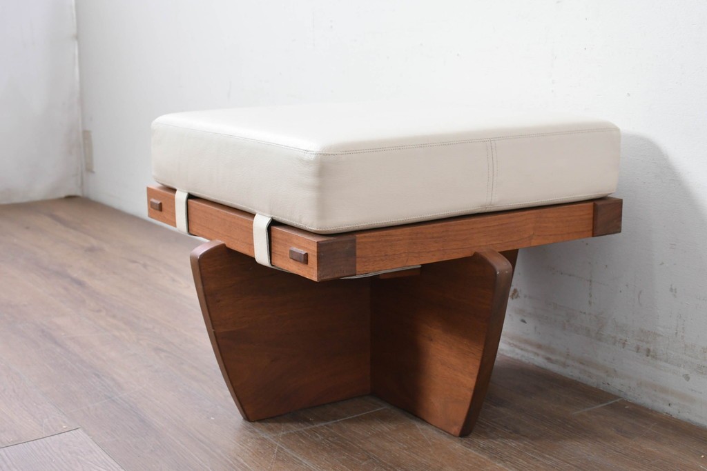 中古　桜製作所　ジョージ・ナカシマ(George Nakashima)　レザークッションのグリーンロック・オットマン　(R-087323)