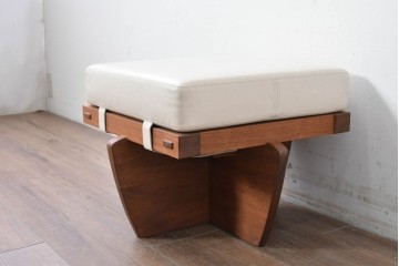 中古　桜製作所　ジョージ・ナカシマ(George Nakashima)　レザークッションのグリーンロック・オットマン　(R-087323)
