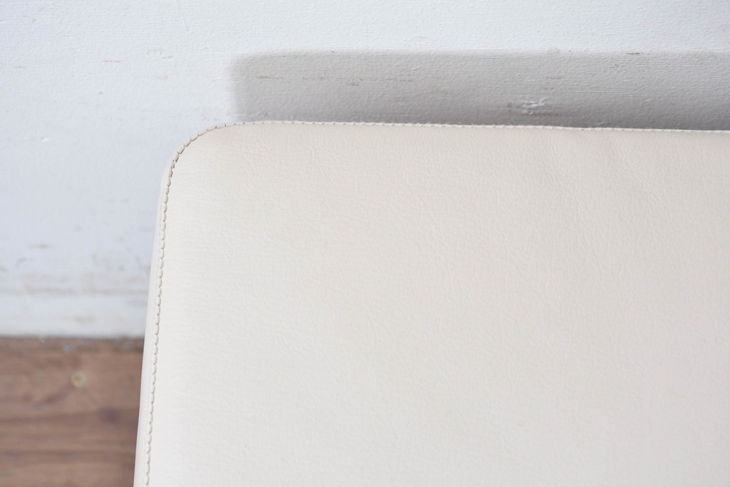 中古　桜製作所　ジョージ・ナカシマ(George Nakashima)　レザークッションのグリーンロック・オットマン　(R-087323)