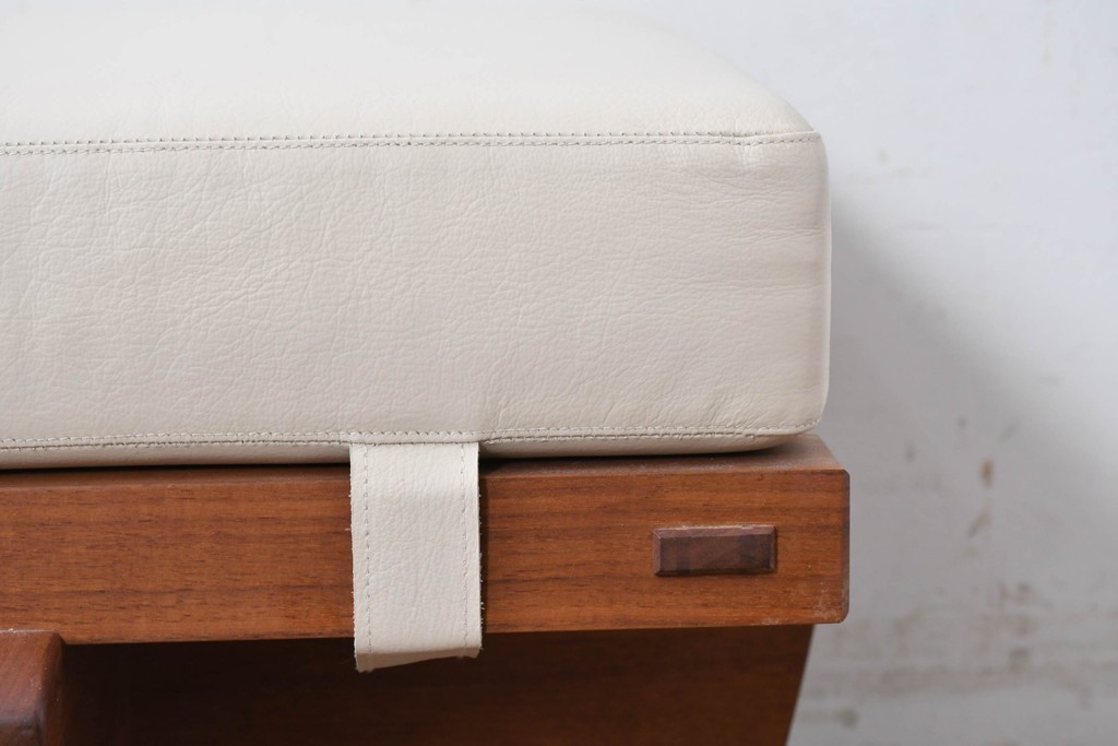 中古　桜製作所　ジョージ・ナカシマ(George Nakashima)　レザークッションのグリーンロック・オットマン　(R-087323)