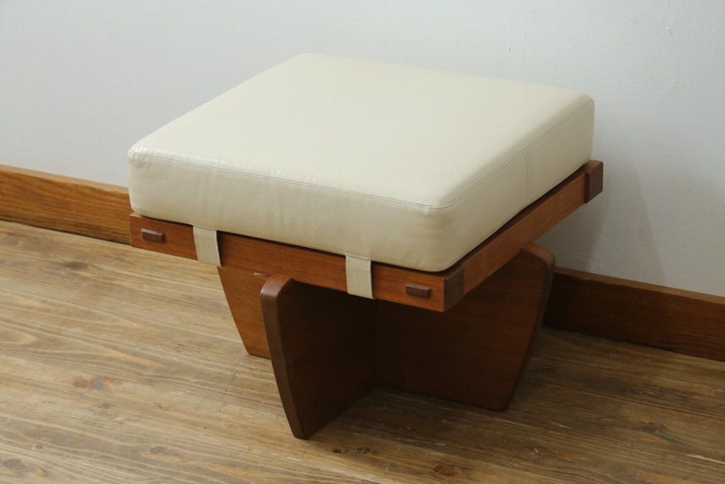 中古　桜製作所　ジョージ・ナカシマ(George Nakashima)　レザークッションのグリーンロック・オットマン　(R-087323)