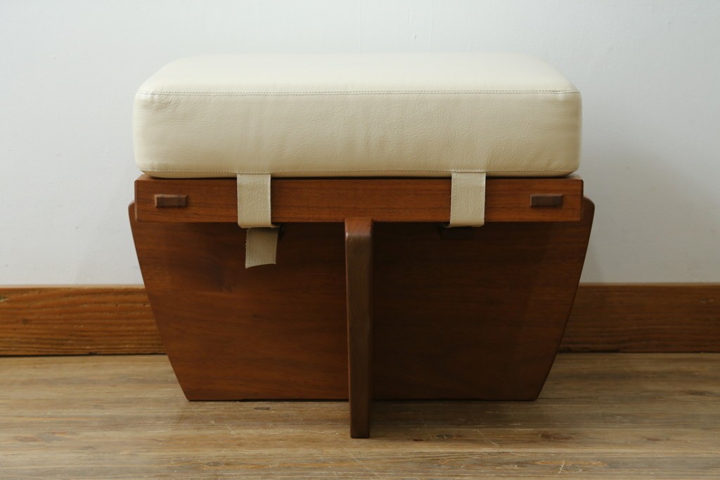 中古　桜製作所　ジョージ・ナカシマ(George Nakashima)　レザークッションのグリーンロック・オットマン　(R-087323)