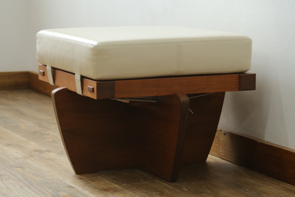 中古　桜製作所　ジョージ・ナカシマ(George Nakashima)　レザークッションのグリーンロック・オットマン　(R-087323)
