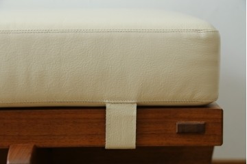 中古　桜製作所　ジョージ・ナカシマ(George Nakashima)　レザークッションのグリーンロック・オットマン　(R-087323)