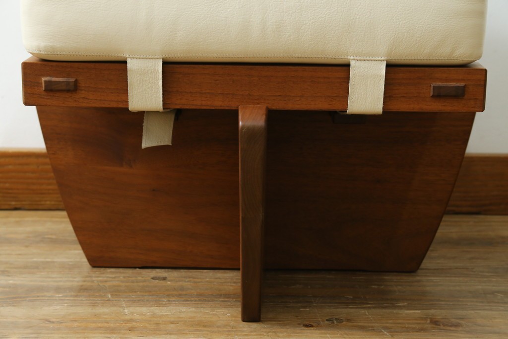 中古　桜製作所　ジョージ・ナカシマ(George Nakashima)　レザークッションのグリーンロック・オットマン　(R-087323)