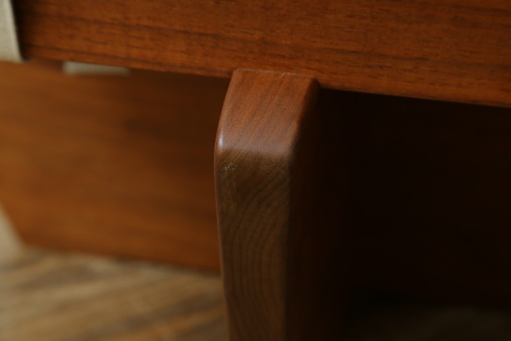 中古　桜製作所　ジョージ・ナカシマ(George Nakashima)　レザークッションのグリーンロック・オットマン　(R-087323)