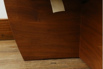 中古　桜製作所　ジョージ・ナカシマ(George Nakashima)　レザークッションのグリーンロック・オットマン　(R-087323)