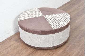 中古　コントラストの美しい幾何学パッチワークのラウンドフットスツール　(R-087324)