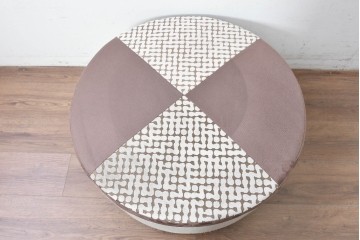 中古　コントラストの美しい幾何学パッチワークのラウンドフットスツール　(R-087324)